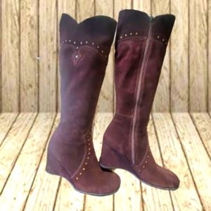 Vintage Western style knee high wedge boot / dark brown suede